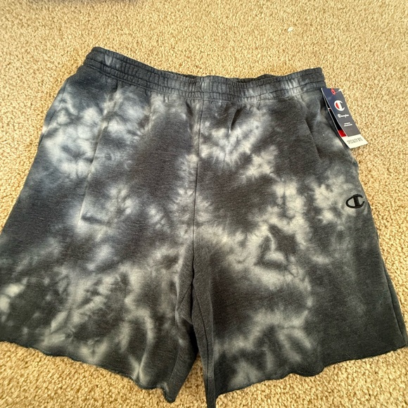 Brand new champion shorts - Picture 1 of 4